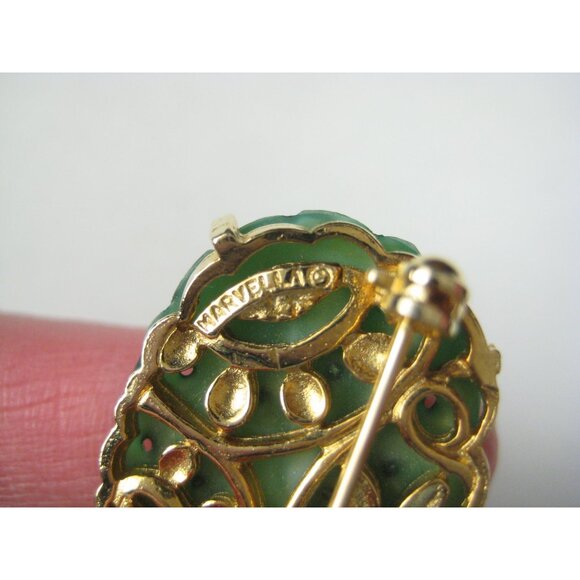 Vintage Marvella Faux Jade Peking Glass Floral Brooch Gold Tone 1950s Jewelry - Picture 4 of 5